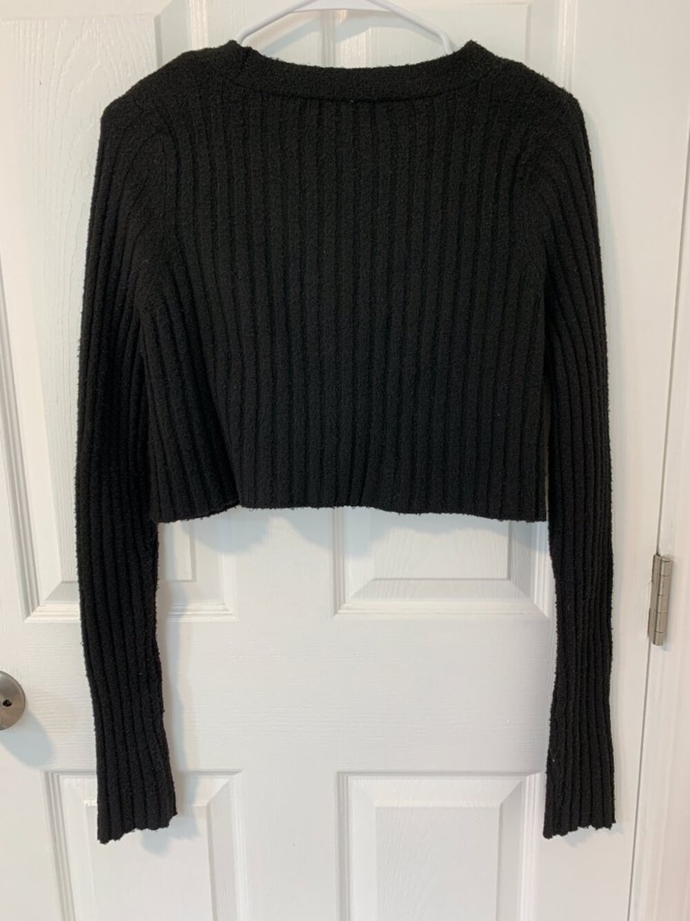 Urban Outfitters Rose Ribbed Cardigan in Black, Cropped, Chunky Buttons, XS - Picture 9 of 12